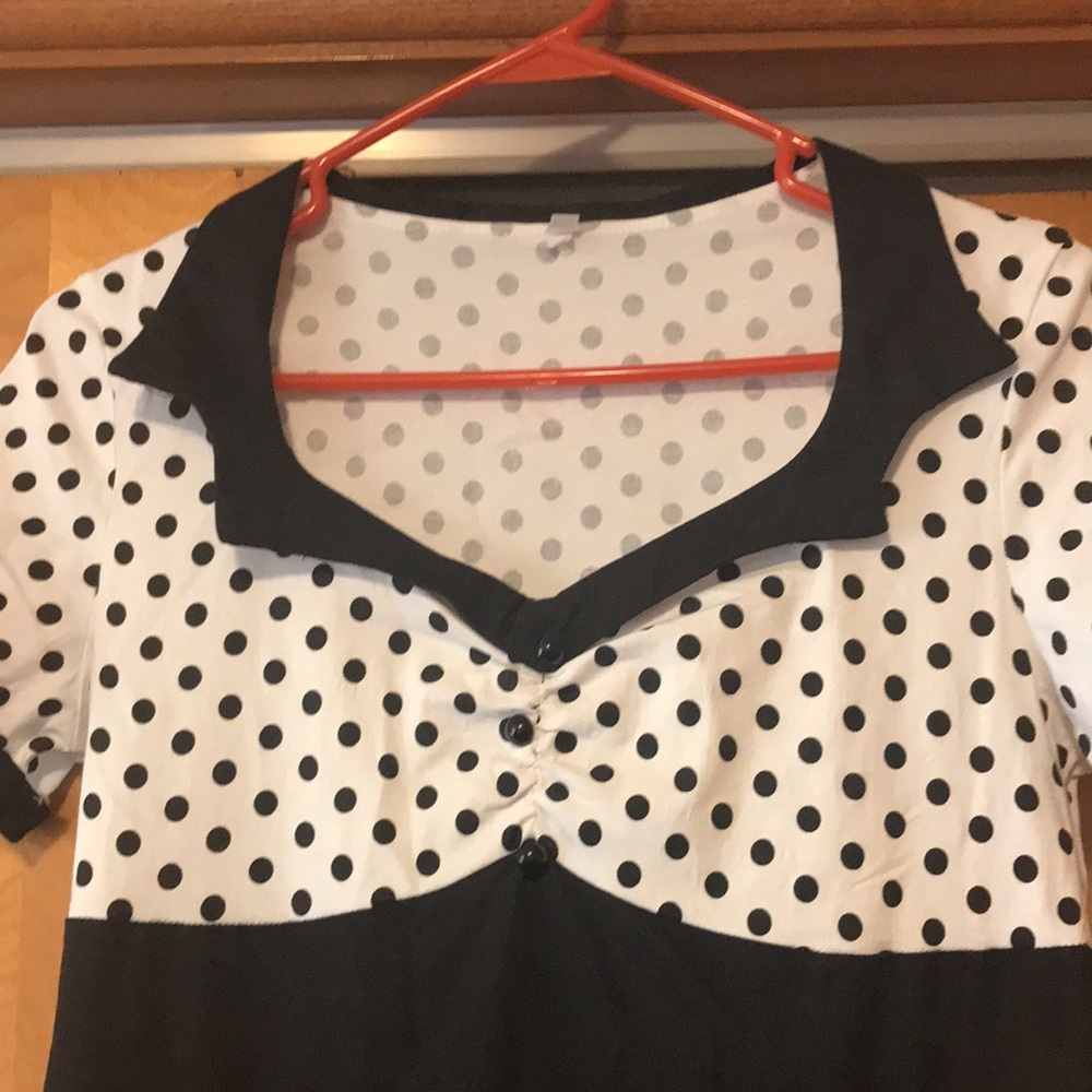Dress - Picture 2 of 5